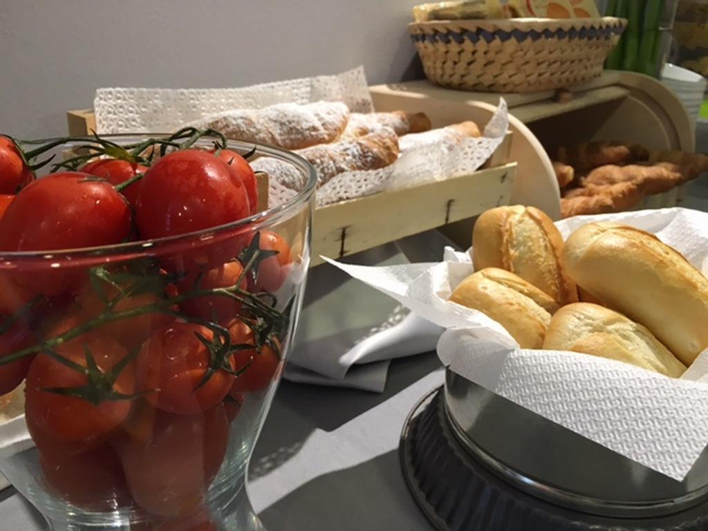 Hotel Byron Solo Per Giovani Riccione Eksteriør billede